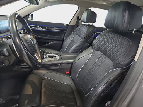 Used 2022 BMW 750i xDrive w/ Luxury Rear Seating Package AWD/4WD image 17