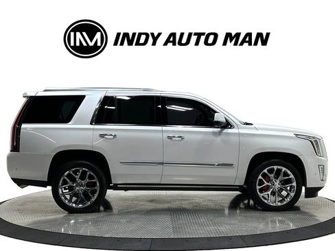 Used 2018 Cadillac Escalade Premium Luxury AWD/4WD image 3