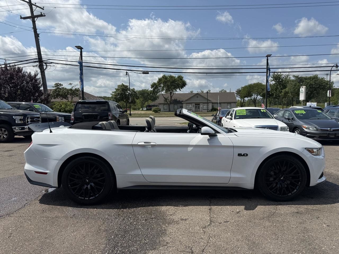 Used 2017 Ford Mustang GT Premium w/ Equipment Group 401A RWD image 13