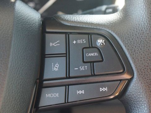 Used 2025 Toyota Sienna LE image 10