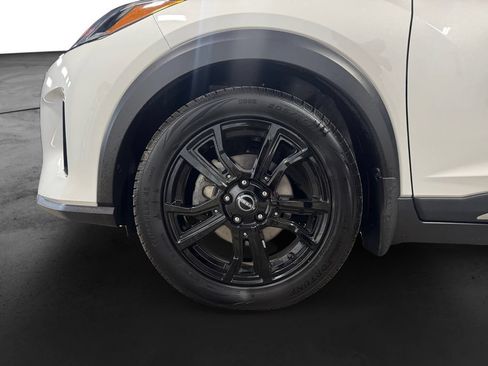 Used 2023 Nissan Kicks SR w/ SR Premium Package FWD image 11