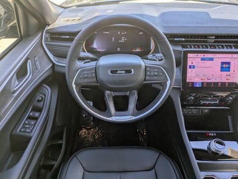 New 2025 Jeep Grand Cherokee Limited w/ Black Appearance Package image 14