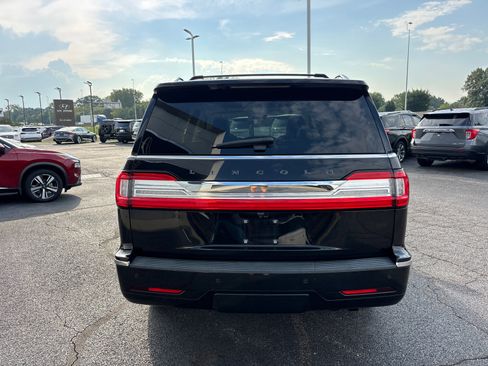 Certified 2020 Lincoln Navigator Black Label w/ Cargo Convenience Package AWD/4WD image 6