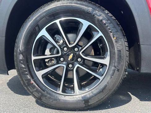 Used 2025 Chevrolet TrailBlazer LT FWD image 11