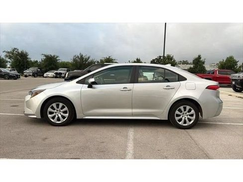 Used 2023 Toyota Corolla LE FWD image 10