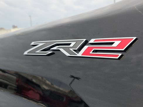 Used 2024 Chevrolet Silverado 2500 ZR2 w/ Technology Package image 11