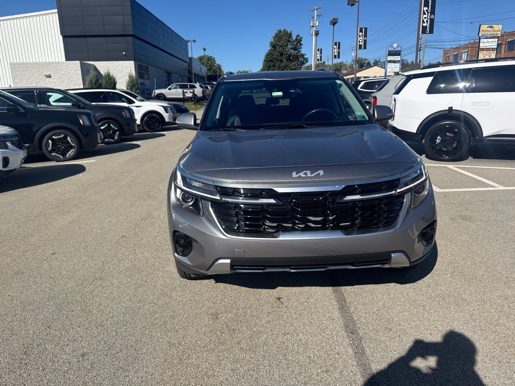 Certified 2024 Kia Seltos EX AWD/4WD image 2