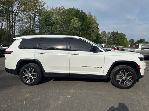 Used 2023 Jeep Grand Cherokee L Limited w/ Luxury Tech Group II image 6