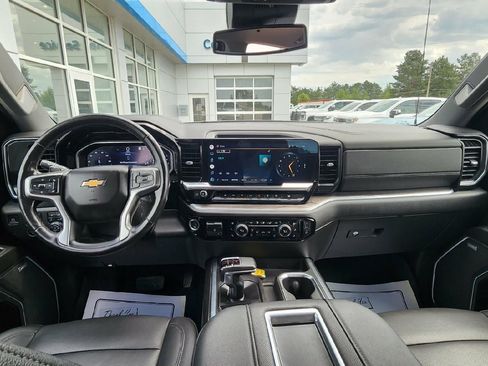 Used 2022 Chevrolet Silverado 1500 LTZ AWD/4WD image 9