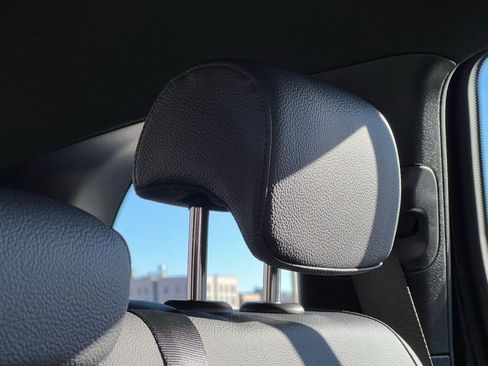 Certified 2025 Mercedes-Benz GLB 250 4MATIC image 21