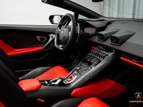 Used 2019 Lamborghini Huracan LP 580-2 image 42