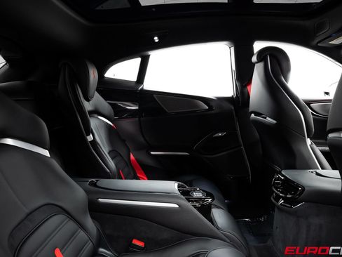 Used 2025 Ferrari Purosangue AWD/4WD image 45