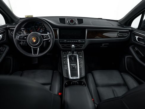 Certified 2021 Porsche Macan AWD/4WD image 12