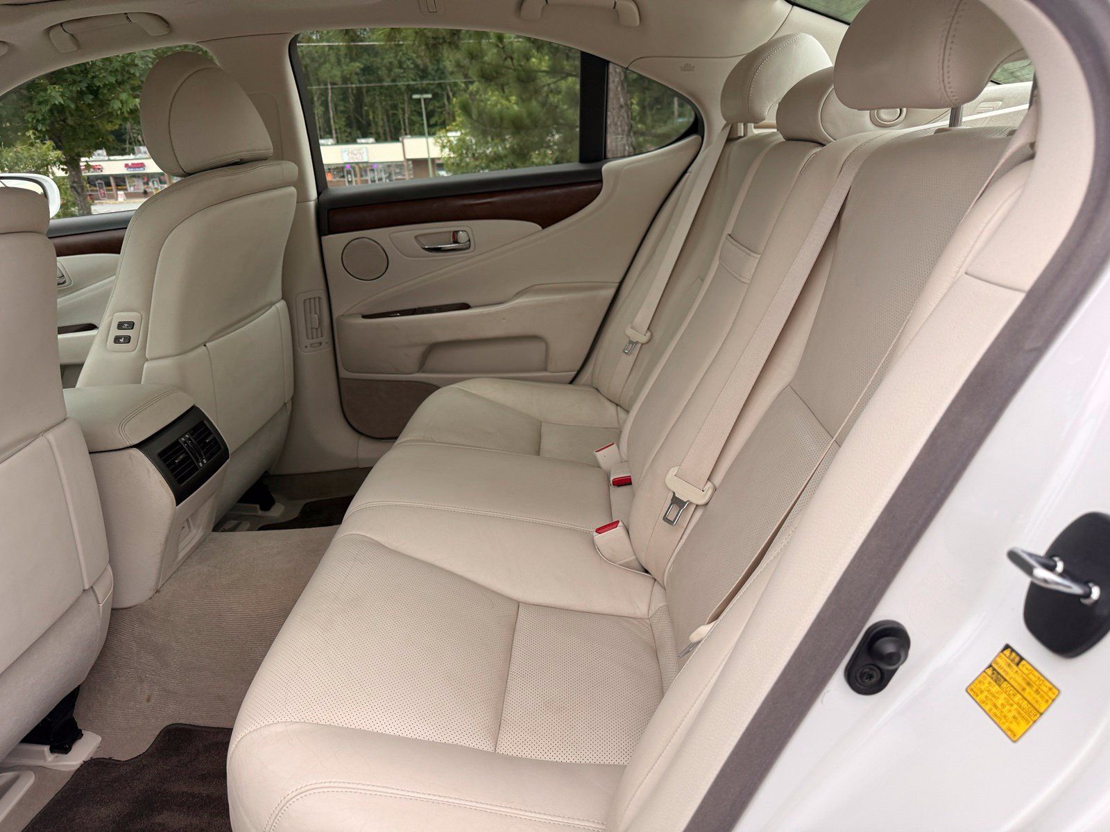 Used 2011 Lexus LS 460 w/ Comfort Pkg RWD image 39