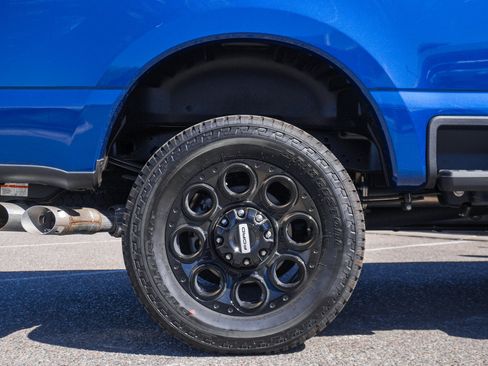 New 2026 Ford F250 Lariat w/ Black Appearance Package AWD/4WD image 11