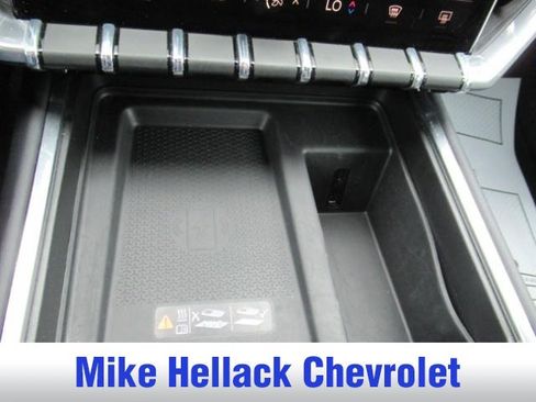 Used 2025 GMC Acadia Elevation FWD image 32