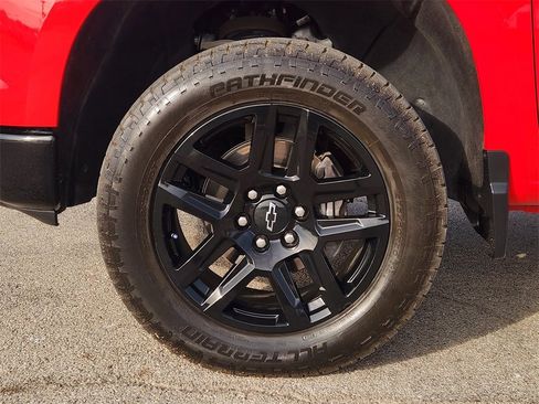 Certified 2024 Chevrolet Silverado 1500 LT Trail Boss w/ Convenience Package II image 11