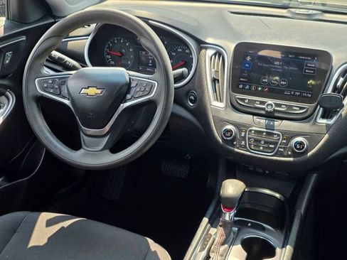 Used 2022 Chevrolet Malibu LT FWD image 33