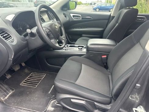 Used 2018 Nissan Pathfinder S AWD/4WD image 14