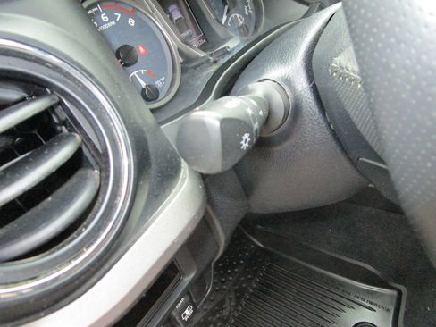 Used 2017 Toyota Tacoma Limited image 26