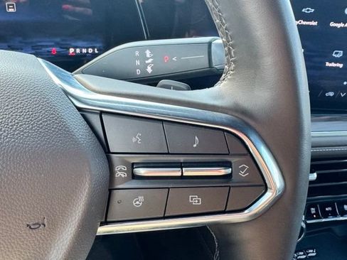 Used 2025 Chevrolet Suburban Z71 w/ Comfort Package AWD/4WD image 34