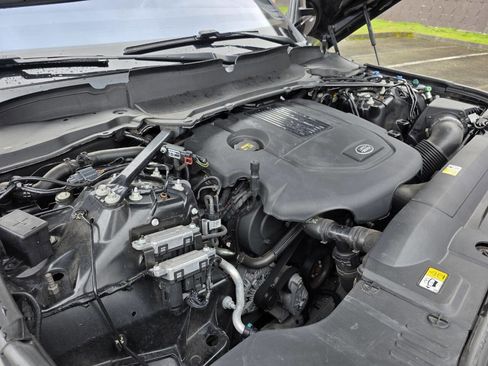 Used 2017 Land Rover Range Rover Sport HSE image 39