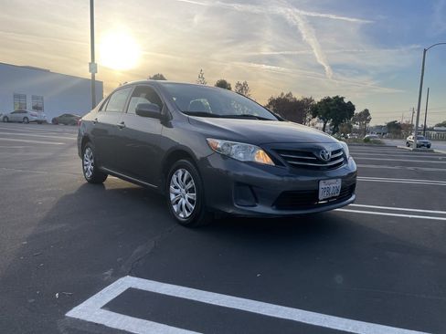 Used 2013 Toyota Corolla LE image 3