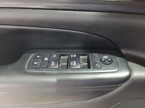 Used 2019 Jeep Grand Cherokee Laredo w/ Security & Convenience Group image 43