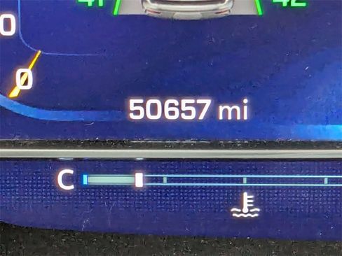 Used 2023 Chevrolet Tahoe Z71 w/ Luxury Package image 29