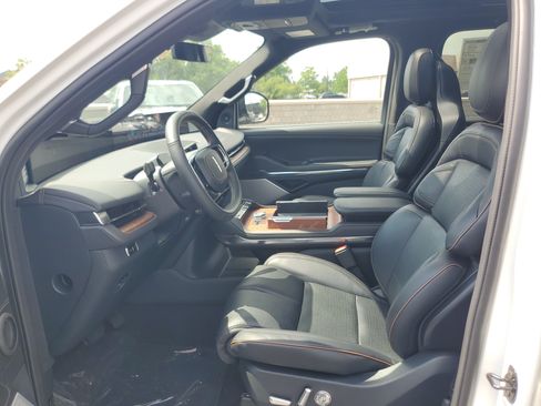New 2026 Lincoln Navigator Black Label AWD/4WD image 12