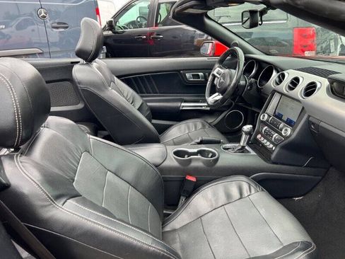 Used 2020 Ford Mustang Premium RWD image 8