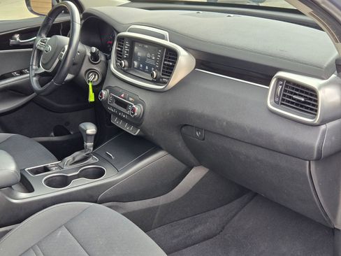 Used 2020 Kia Sorento LX w/ LX I4 Convenience Package FWD image 29
