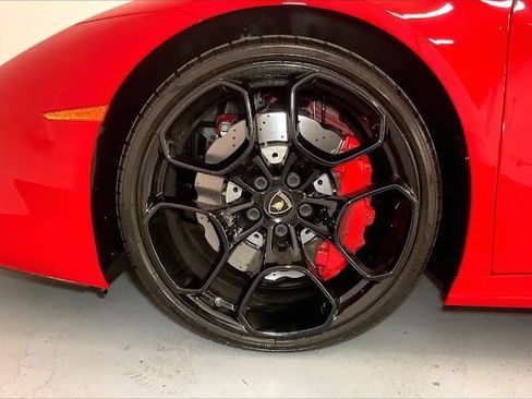 Used 2017 Lamborghini Huracan LP 580-2 RWD image 13