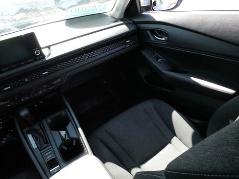 Certified 2023 Honda Accord EX image 11
