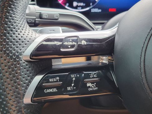 Used 2024 Mercedes-Benz GLS 450 4MATIC image 16