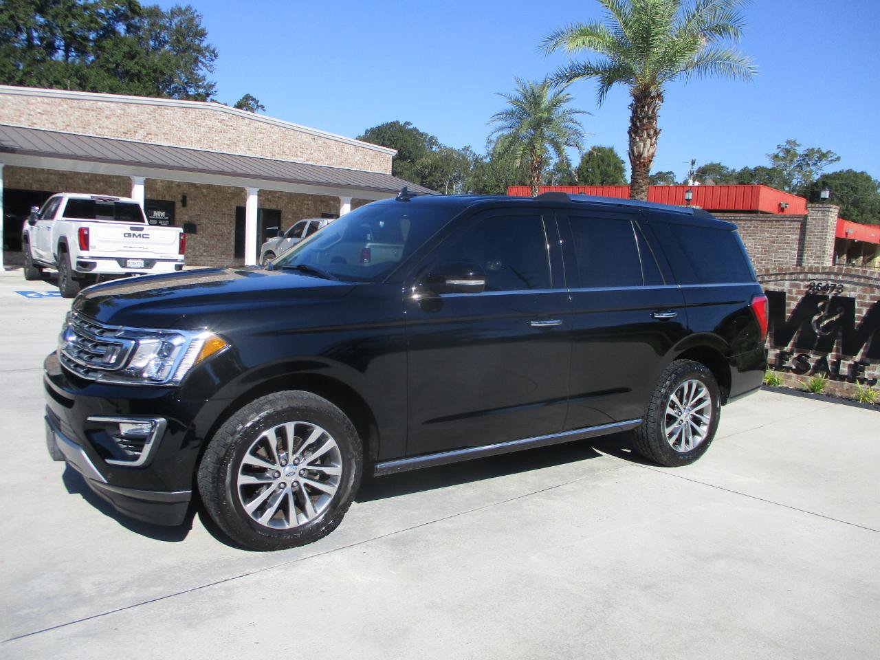 Used 2018 Ford Expedition Limited RWD image 3
