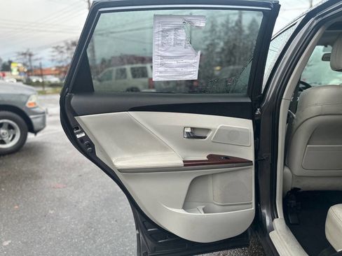 Used 2009 Toyota Venza image 18