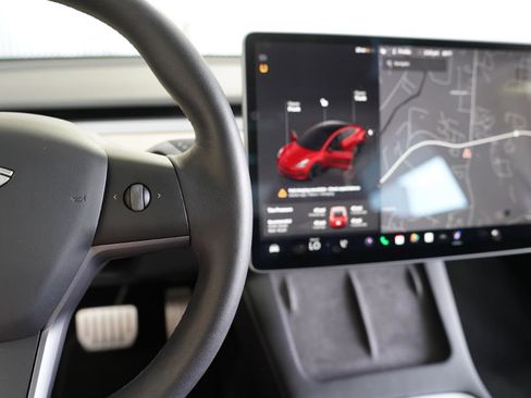 Used 2022 Tesla Model 3 Performance image 16