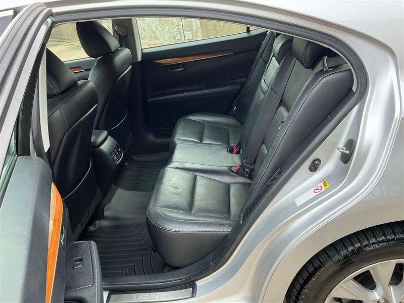 Used 2014 Lexus ES 300h w/ Luxury Package w/Bamboo Trim FWD image 32