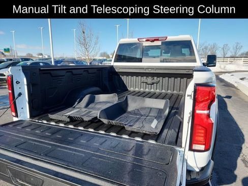 Used 2025 Chevrolet Silverado 2500 ZR2 w/ Technology Package image 34