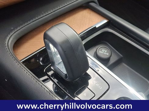 Certified 2024 Volvo XC90 B5 Plus w/ Protection Package Premier image 14