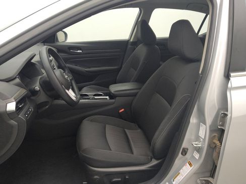 Used 2024 Nissan Altima 2.5 SV image 17