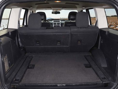 Used 2011 Dodge Nitro SXT image 32