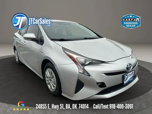 Used 2016 Toyota Prius Two image 1