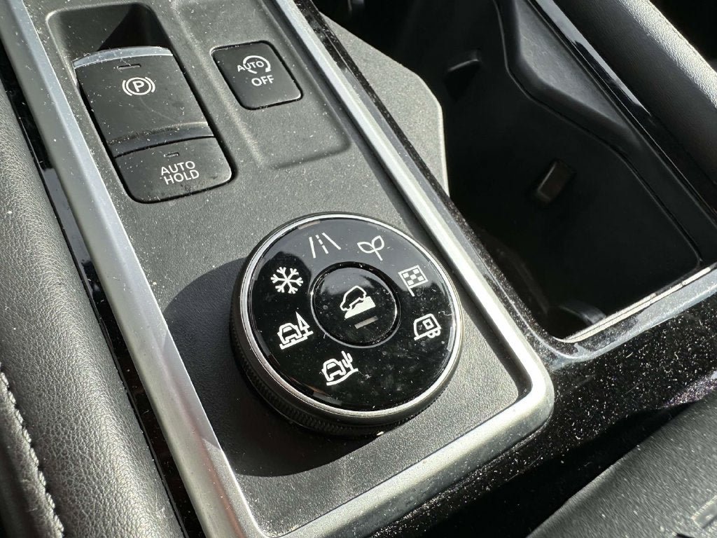 Certified 2025 Nissan Pathfinder SV AWD/4WD image 21