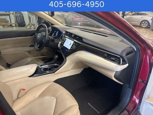 Used 2020 Toyota Camry XLE image 21