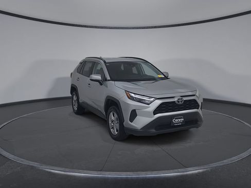 Used 2025 Toyota RAV4 XLE AWD/4WD image 5