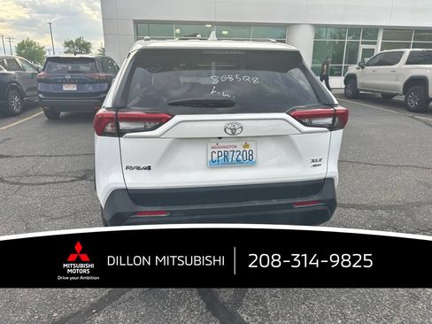 Used 2025 Toyota RAV4 XLE AWD/4WD image 9