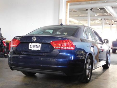 Used 2015 Volkswagen Passat 1.8T Limited Edition FWD image 8