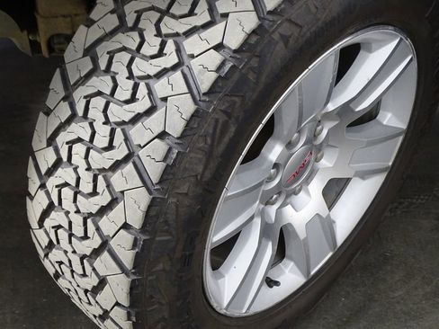 Used 2016 GMC Sierra 1500 SLE w/ SLE Value Package image 38